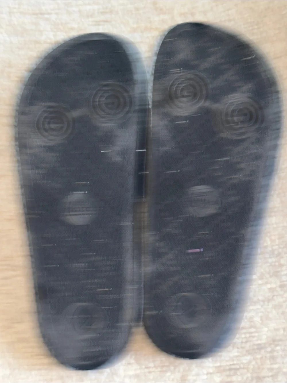 Gucci classic slides